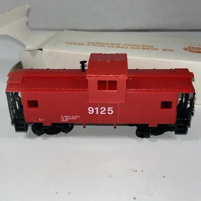 #9125 CABOOSE       TOY TYPE      MODEL POWER HO SCALE - Image 1 of 4