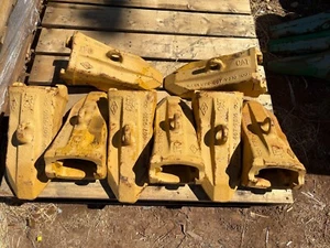 Lot of 8 OEM Cat 467-9816 Bucket Teeth EXCAVATOR 330D  349E  349E 990H 988 - Picture 1 of 3