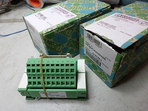 PHOENIX CONTACTS - Qty of 2 RIBBON CABLE BREAKOUT - UM45-FLK20/ZFKDS VARIO - Picture 1 of 5