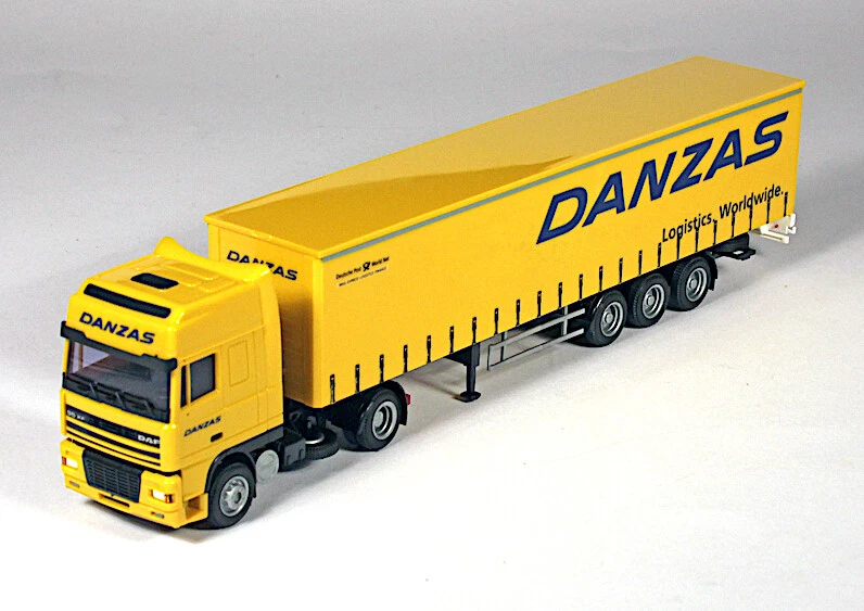 1:87 AWM - Danzas/Deutsche Post - DAF XF95 SSC - Gardinenplanen-SZ - Bild 1 von 1