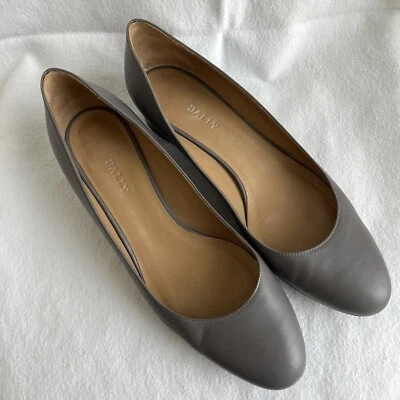 Bally Switzerland Halin.O Gray leather pumps size EU 40.5/US 10 small block heel - Image 1 of 4