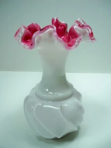 Fenton Wavecrest Pink Peach Crest Milk Glass Flower Vase 6" - Picture 1 of 10