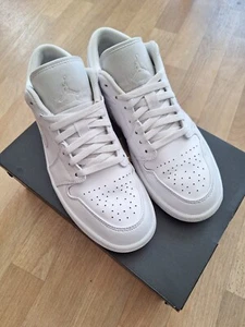 Air Jordan 1 Low, Komplett Weiss, EU 43 / US 9,5 / UK 8,5 - Bild 1 von 5