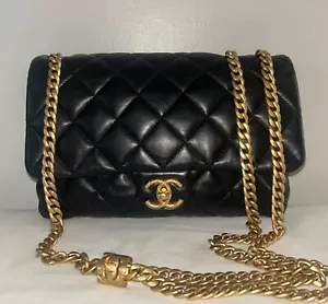 CHANEL 23B Medium Crush Quilted Calfskin Flap Bag Black/ Gold Hardware - Picture 1 of 15