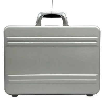 正品 ZERO Halliburton - 银色铝质行李箱 — 第 1/4 张图片