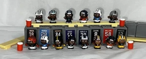NFL Teeny Mates verschiedene Menge (14) verschiedene Spieler mit Schließfächern, Bänken & etc. - Bild 1 von 17