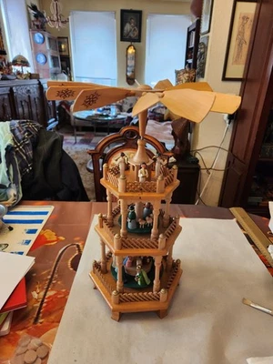 Pyramide Richard Glässer DDR 55cm Erzgebirge Seiffen 3-stöckig Christi Geburt - Bild 1 von 4