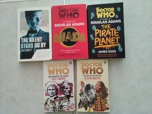 Doctor Who book bundle × 5 Inc revelation of the daleks,shada, pirate planet - Picture 1 of 4