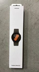 Samsung Watch 7 40mm ( Bluetooth + WiFi) Green - Brand New - Picture 1 of 1