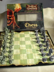 Pirates of the Caribbean Dead Mans Chest Chess Set Collectors Edition Disney - Picture 1 of 8