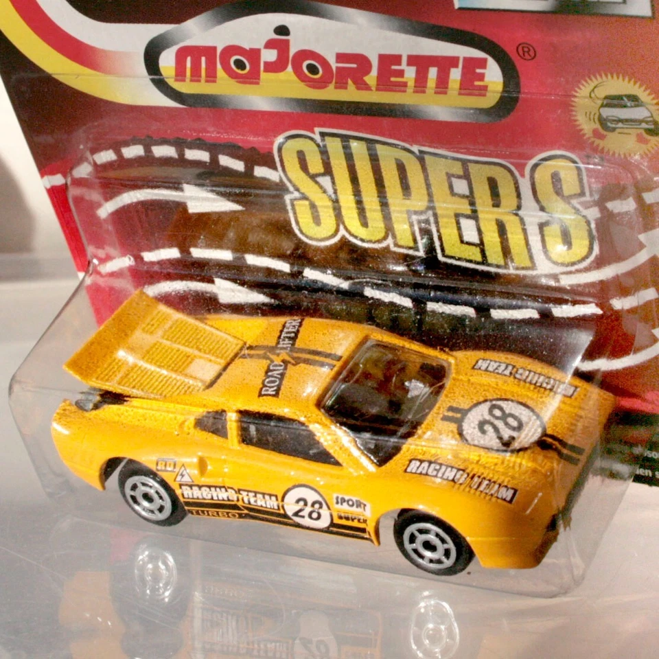 MAJORETTE FERRARI GTO RACING - 1:56  ..  BASE EN MÉTAL - Photo 1/4