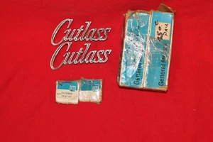 1970 Cutlass Fender Emblems NOS - Picture 1 of 2