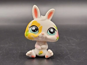 Littlest Pet Shop Tiny Rabbit 1067 Dwarf White Flowers Hasbro 2007 LPS - Picture 1 of 9