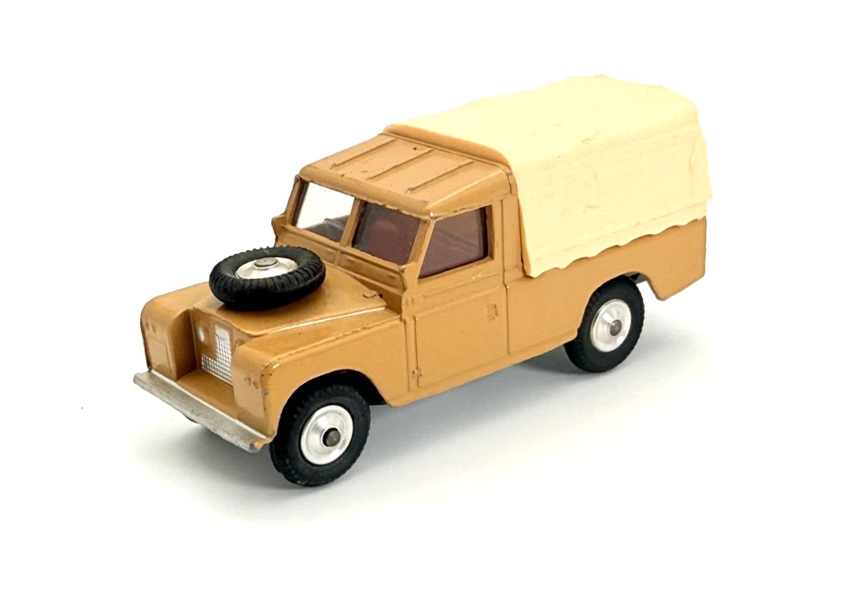 Corgi Toys - Tan Land Rover 109 WB with Canopy - Image 1 of 4