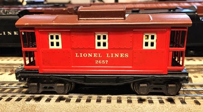Lionel 2657 Caboose in NICE original condition in original box, - Image 1 of 4