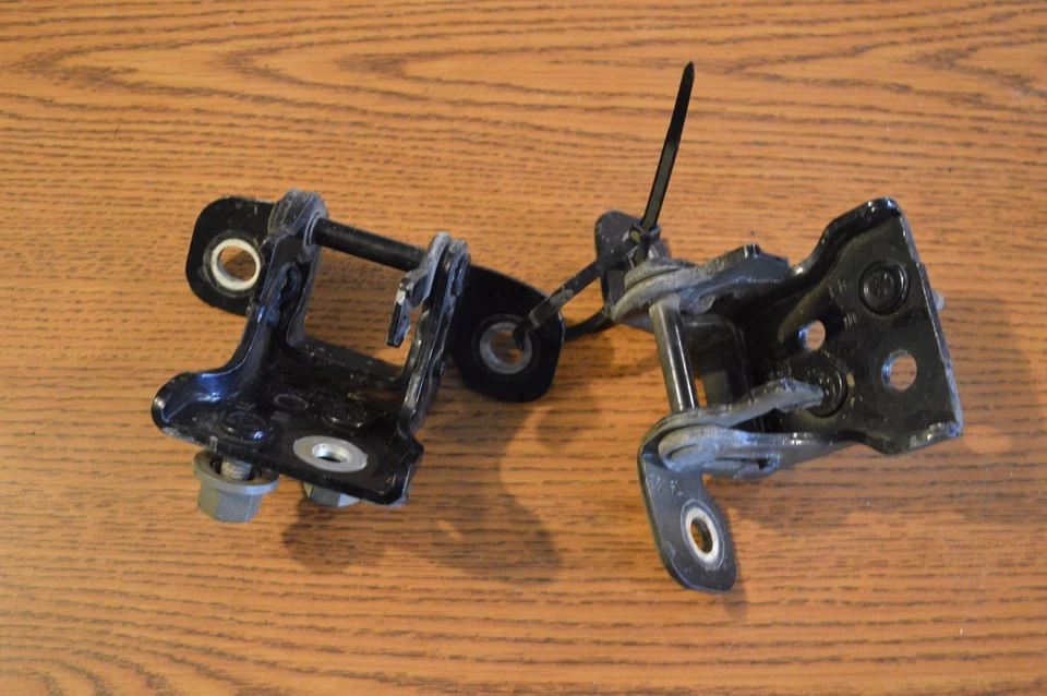 07-14 FORD EDGE/LINCOLN MKX BISAGRAS PUERTA TRASERA DERECHA SUPERIOR E INFERIOR Foto 1 de 1