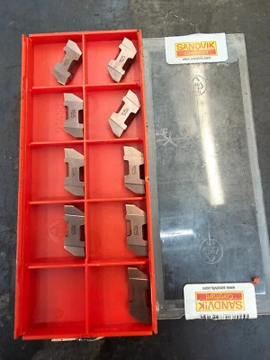 Cantidad 9 insertos de ranurado de carburo Sandvik TLRP 3047L TLRP-3047L grado 1125 Foto 1 de 2