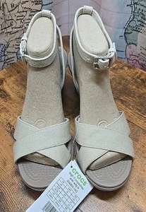 Sandali con zeppa Crocs Leigh II donna taglia W8 beige cinturino alla caviglia, manca fibbia - Foto 1 di 10