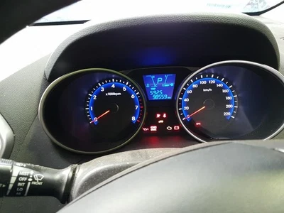 HYUNDAI IX35 INSTRUMENT CLUSTER PETROL, AUTO T/M TYPE, 11/09-01/16 - image 1 of 4