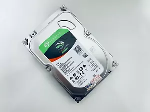 Seagate ST1000DX002 3.5" SSHD 1TB 7200RPM SATA 8GB SSHD Solid State Hybrid Drive - Picture 1 of 5