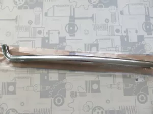 Genuine Mercedes W126 Chrome Trim Windshield top left NOS! NEW! - Foto 1 di 2