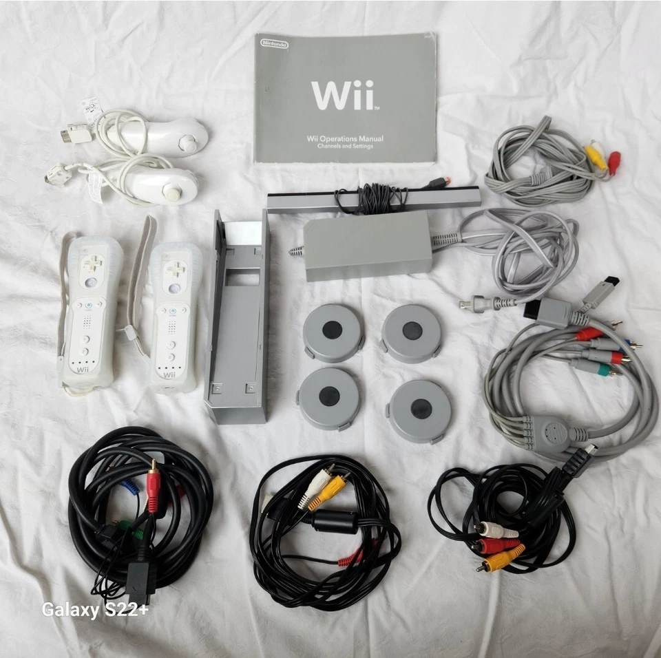 Nintendo Wii Accessories Bundle (no console) - Image 1 of 1