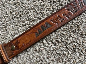 Vintage Tooled Painted Brown Leather Belt Outdoor Log Cabin & Animals SZ 36 - Picture 1 of 12