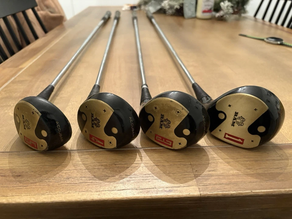 Juego de palos de golf Ram Golf Accubar Woods con ejes de acero para diestros Foto 1 de 4