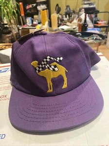 CAPPELLO DA CORSA VINTAGE VINTAGE CAMEL POWERED NASCAR CAP CHASE NUOVO CON ETICHETTE - Foto 1 di 6
