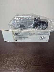 Ertl #19373 1:40 Scale 1960 Black Chevy Bubba's Oil Truck MINT LB - Picture 1 of 10