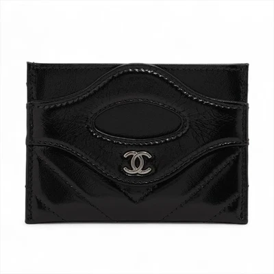 Estuche para tarjetas Chanel V Stitch piel de cordero brillante negro plata accesorios de metal serie aleatoria Foto 1 de 4
