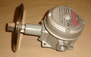 United Electric J120-535 Pressure Switch J120535 Range 10-250" W.C. NEW - Picture 1 of 5