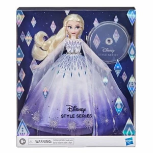 Disney Princess Style Series Holiday Elsa Doll - Imagen 1 de 2