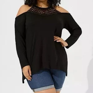 TORRID Knit Crochet Neck Cold Shoulder Sharkbite Hem Top NWT Size 1X - Picture 1 of 9