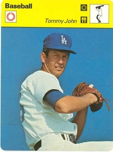 TOMMY JOHN 1978 Sportscaster #32-04 - LOS ANGELES DODGERS - Picture 1 of 2