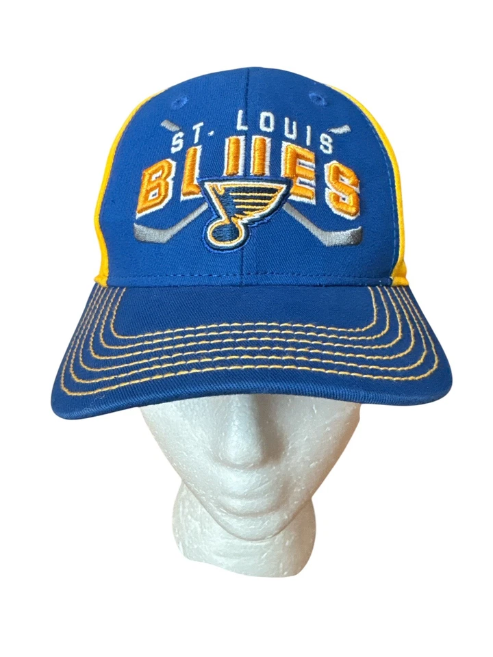 Gorra/sombrero ajustado St Louis Blues hockey niños/niñas jóvenes talla única azul y amarillo NHL Foto 1 de 4