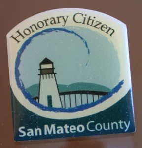 VINTAGE ENAMELED :HONORARY CITIZEN SAN MATEO COUNTY W/LIGHTHOUSE PIN BLUE COLORS - Picture 1 of 3