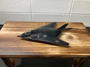 Maisto Tailwinds Lockheed F-117A Nighthawk Stealth Bomber gears Jet Black Plane - Picture 1 of 9