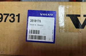 Genuine Volvo Tail Light Housing; Right P/N: 3518176 - Picture 1 of 1
