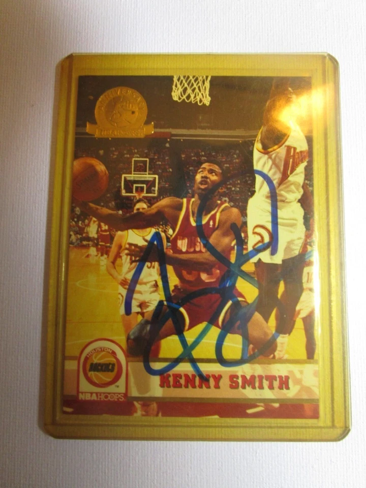 Золотая карточка 1997-98 Kenny Smith 1993 Hoops Fifth Anniversary 82ПОДПИСАННАЯ С АВТОГРАФОМ - Изображение 1 из 1