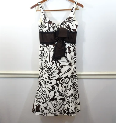 Carolina Herrera Floral White Brown Midi Party Dress Sz 6 100% Silk Lining Boned - Image 1 of 4