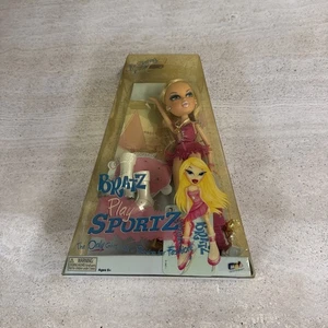 Muñeca de moda Bratz Play Sportz 2007 patinaje sobre hielo Cloe - Imagen 1 de 6