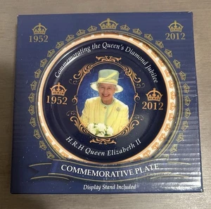 Queen Elizabeth Diamond Jubilee Teller mit Ständer 6,25" quer - gebraucht - - Bild 1 von 4