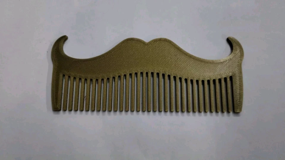 Large beard/Hair comb - Image 1 of 1