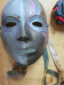 Vintage Brass Wall Hanging Marti Gras Jester Mask W/ Side Ribbons 5 3/8 GREY PIN - Picture 1 of 11