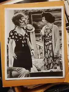 8X10 Carol BURNETT SHOW Joanne Woodward Jan 1976 RARE ORIGinal CBC Press Photo - Picture 1 of 13