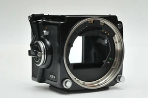 Zenza Bronica ETR Medium Size Camera body only with focus screen 5123239 - Picture 1 of 5