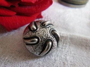 Bouton ancien en verre argenté gris volume pied diamètre  2,2 cm G7P - Picture 1 of 3