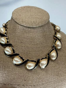 Vintage Necklace Trifari Simulated Pearl Teardrop Black Enamel Chain - Picture 1 of 8