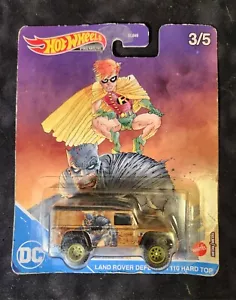 Hot Wheels Premium DC Batman and Robin Land Rover Defender 110 Hardtop - Picture 1 of 2